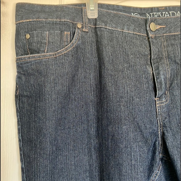 Dark Denim Capris Jeans - Picture 5 of 8